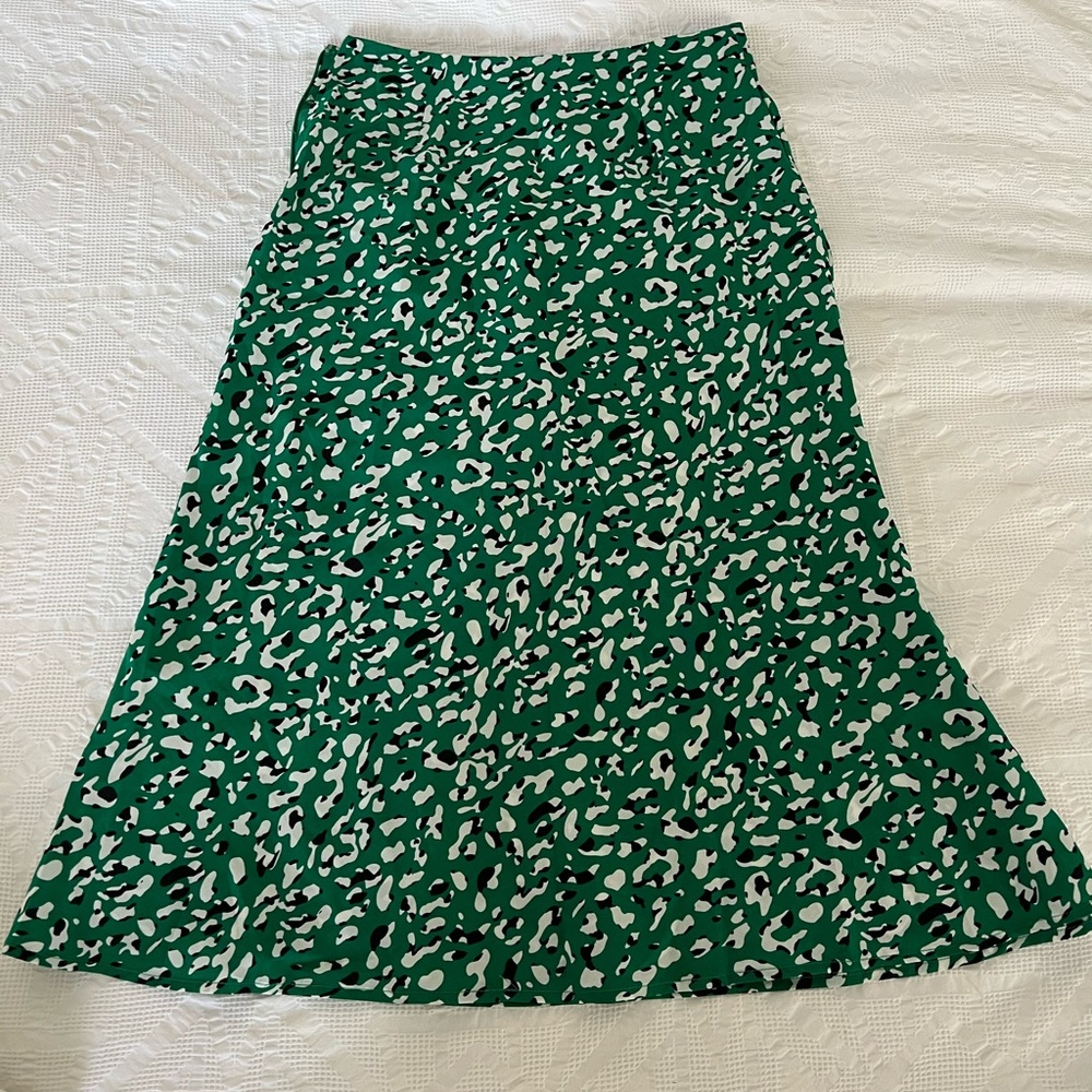 Green leopard print skirt